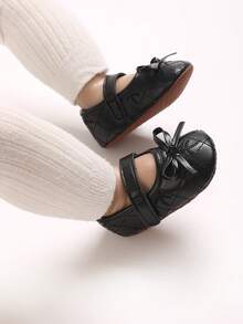 Black Quilted Bow Mary Jane Infant Shoes, Hook And Loop Soft Sole Anti-Slip Pre-Walker Shoes For Newborn Girls, Princess Style Leather Shoes - Black - View 8