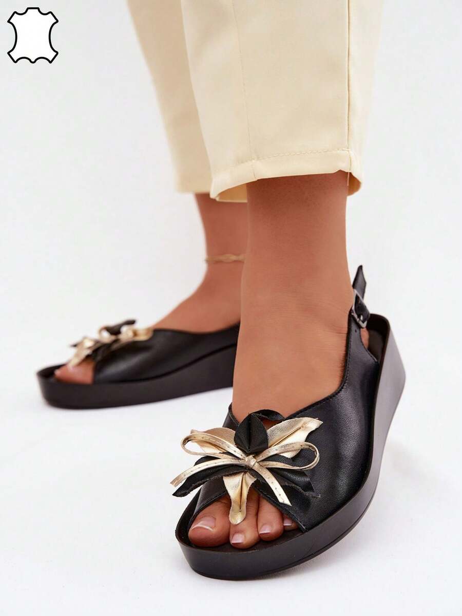 Elegante und bequeme Damen-Sandalen aus Leder S.Barski KV61-6045 mit dekorativer Verzierung auf einem zarten Keilabsatz Gold Schwarz - Schwarz - Übersicht 1