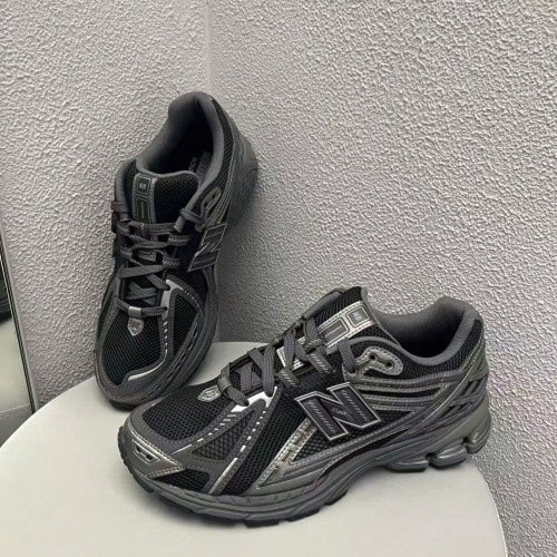 Zapatillas New Balance 1906R Unisex Retro Casual, Zapatillas Deportivas Vintage con Amortiguación Suave Versátiles de Caña Baja para Correr Diariamente para Hombres y Mujeres en Color Negro