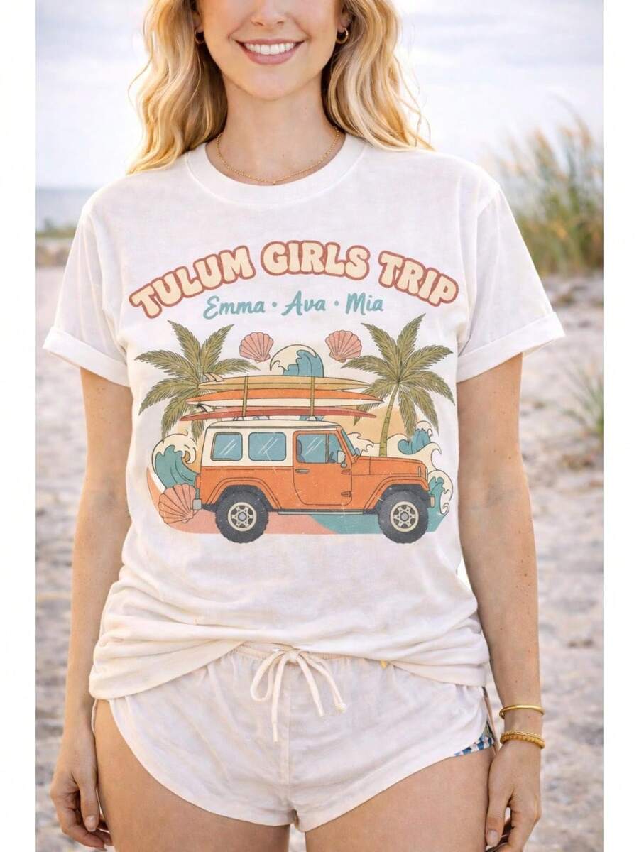 Personalisiertes Tulum-Mädchen-Reise-Shirt von , Maßgeschneidertes Tulum-Bachelorette-Reise-Shirt, Retro-Strand--Urlaubs-Mädchen-Wochenend-Shirt, Y2 - Weiss - Übersicht 1