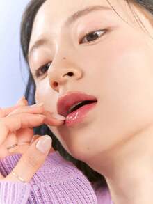 Rom&nd Romand GLASTING MELTING BALM 06 Kaya Fig 柔融唇膏，柔融薄膜質地，溫柔透亮光澤色，便攜口袋尺寸，輕盈舒適日常護唇，K-Beauty 韓系彩妝，Olive Young，禮品 3.5g/0.12oz - Glasting 06 Kaya Fig - 查看 9