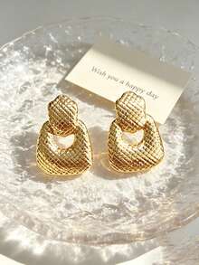 Y2K Vintage Heavy-Duty Niche Aura Stainless Steel Women's Stud Earrings, High-Gloss Gold 3D Embossed Design, Photogenic Accessory To Elevate Your Entire Outfit, Retro Style Back-To-School Outfit Transformation, Luxury Gift Box For New Students, Urban Short-Trip Outing Styling, Suitable For Campus, Street Vintage Dates, Retro Disco Parties, Niche Gift For Best Friends Or Girlfriends Who Love Hong Kong Style Elegant Accessories - Multicolor - View 7