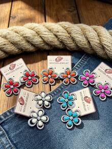 1 Par de Brincos de Flor de Cinco Pétalas, Base de Metal Prateado Vintage Desgastado, Design Floral Boêmio Ocidental Americano, Acessório do Velho Oeste Americano & Boêmio, Adequado para Camisas Denim, Jaquetas de Couro Vintage, Fotografia de Viagem no Deserto, Looks de Pradaria, Looks Retrô Ocidentais, Design de Flor Vermelha Brilhante como Destaque Visual - Estilo floral - Visão 2