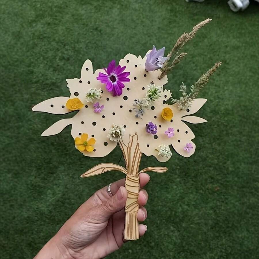 Wooden Hollow Bouquet-Shaped Dried Flower Collection Board, Densely Perforated Surface For Freely Arranging Fresh Flowers, Back To School - Multicolor - View 1