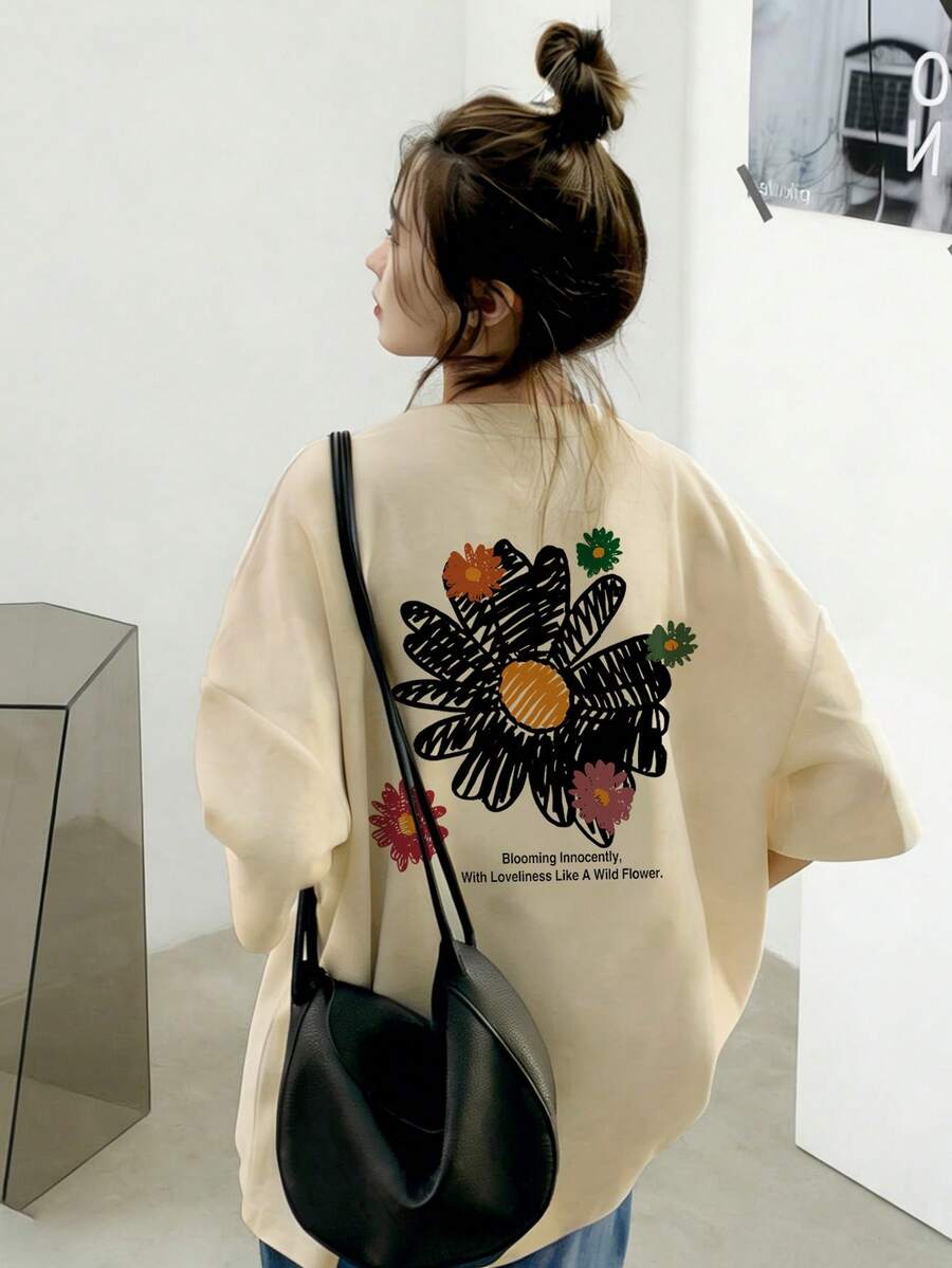 女款寬鬆版型圓領短袖字母與花卉印花T恤,春夏休閒款 - 杏色 - 查看 1