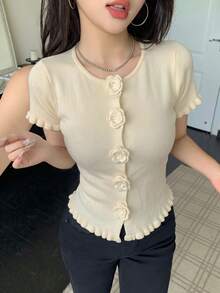 新款春夏法式風情 3D 花朵圓領短袖針織 T-shirt，不對稱荷葉邊下擺短版上衣，女款 - 杏色 - 查看 2