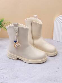 1 Pair Cream White Girls' Wooden Bead & Pom Pom Decor Matte PU Thickened Thermal Lined Non-Slip Thick Sole Round Toe Side Zipper Mid-Calf Fashion Boots, Gentle Mori Style, Suitable For Autumn/Winter School, Vacation, Outings, Birthday Parties, 2026 New Children's Shoes - View 3