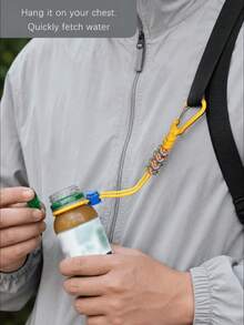 便攜式水瓶掛繩，適合戶外旅行與徒步，採用鋁合金掛鉤與掛繩設計，可輕鬆牢固地掛在礦泉水瓶、水杯或飲料瓶上。戶外戰術攀登扣不鏽鋼掛鉤可調式腕帶防丟鑰匙圈水瓶夾，亦可作為背包鑰匙圈或水瓶夾鑰匙圈使用，解放雙手，攜帶方便。適用於旅行、徒步、露營、學校、通勤及日常使用，實用輕巧 - 彩色 - 查看 2