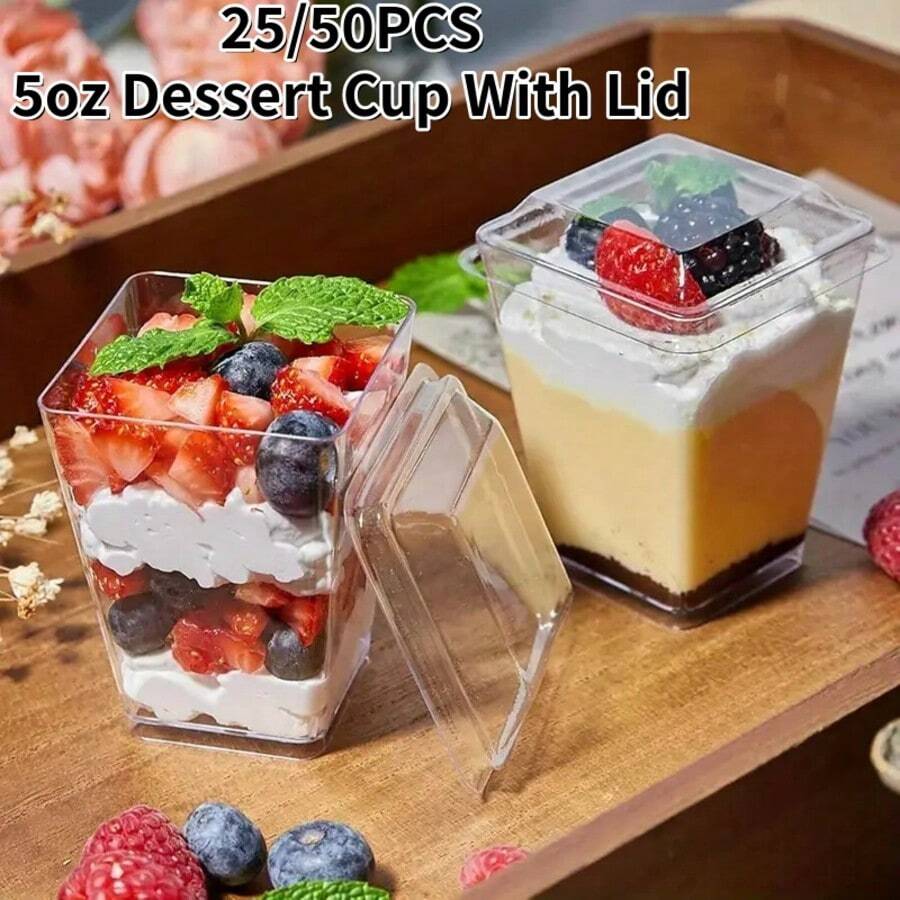 25/50 piezas Vasos reutilizables de 5 onzas para postres con tapas – Vasos transparentes versátiles para pudín, yogur, mousse, helado, ideales para cumpleaños, bodas, suministros para fiestas – Recipientes festivos para preparación de alimentos, diseño apilable, excelentes para planificación de eventos, bodas, fiestas