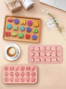 18-Cavity Floral Shaped Ice Cube Tray Mold, Make Multiple Desserts At Once, 3D Baking Mold, Creative , And Odorless, Foldable, Easy To Clean, Heat Resistant, Multi-Purpose, Easy To Wash Without Residue, Reusable Without Deformation, Suitable For All Seasons, Applicable For Chocolate Making, Baking Pudding, Cakes, Candies, Cookies, Ice Cubes, Soap Making And DIY Projects - Multicolor - View 4