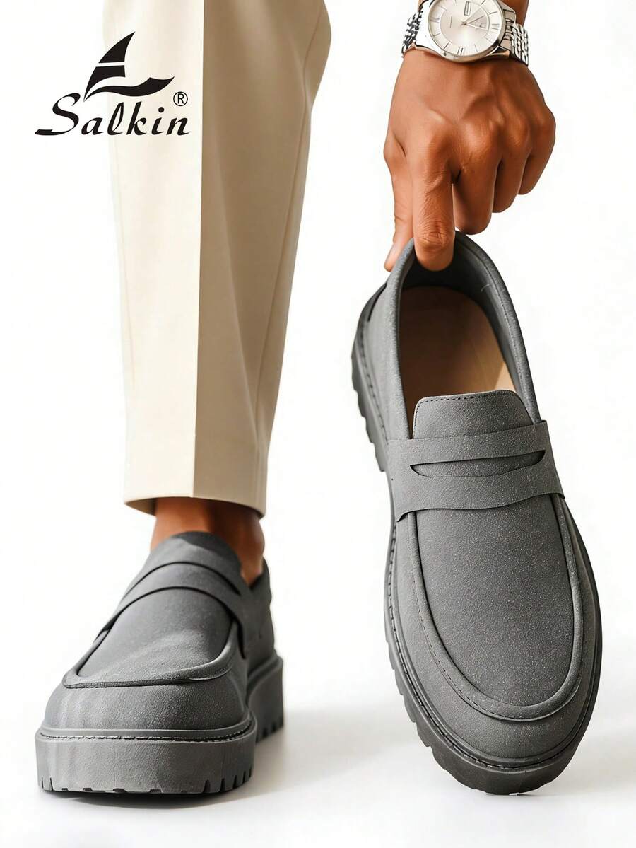Salkin 男士極簡設計一腳蹬樂福鞋 錢幣鞋款 粗齒厚底鞋底 平價奢華 男士休閒鞋 正品品牌 柔軟純色麂皮鞋面 舒適莫卡辛鞋 學院風學生鞋 厚底增高鞋 日常走路鞋 男士情侶約會出遊 百搭派對宴會度假禮物 適合四季 - 灰色 - 查看 1