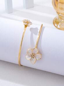 1pc Fashion Minimalist White Flower Open Cuff Bracelet, Suitable For Daily Wear - White - View 3