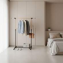 KIWI MOBLEKIT | Free-Standing And Expandable Clothes Racks In Metal And Wood, Clothing With Adjustable Options, With Wheels Or Shelves, Organizers For Bedroom, Entryway And Home - 木材 88x145x43x90-160 厘米 - 查看 1
