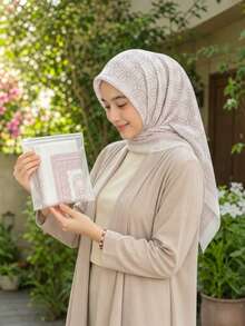 1 Stück Damen Neues 110cm Karomuster Mode Quadrat Schal, Leicht Atmungsaktiv Weich Bequem Vielseitig Kopftuch, Quadrat Schal, Voile Hijab, Blumen, Elegant Sonnenschutz Dekoratives Kopftuch, Bedruckter Hijab, Hochwertiger Muster Frische Weiche Feminine Atmosphäre Seidenschal, Multifunktionaler Quadrat Schal Taschendekoration Kleidung, Geeignet für tägliche Ausflüge, alle Jahreszeiten - Verschiedenfarbig - Übersicht 1