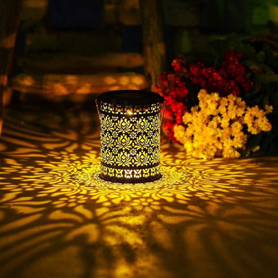 1pc European Style Lace Hollow Solar Lantern, Handheld Metal Solar Decorative Light, Garden Wedding Hanging Projection Lamp