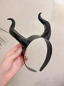 Black Devil Horns Headband, Gothic Style Devil Horns Headband, Halloween Cosplay Costume Hair Accessory, Party Photo Prop - Black - View 2