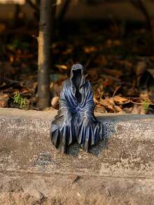 1pc Gothic Style Mysterious Black Decor - Black Hooded Humanoid Sculpture, Mysterious Master Statue, Intimidating Black Robe Exquisite Design, Suitable For Home Decor, Halloween Or Theme Party, Gothic Style, Halloween Decoration - Multicolor - View 4