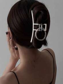 Cool-Toned Personalized Liquid Metal Women's Hair Claw Clip Hair Accessory, Classic Fashion High-End Hair Claw, Hot Girl, Y2K, Punk Style, Millennium Style, Streetwear, Alloy Material Hair Clip, Suitable For Thick Or Voluminous Hair Half-Up Hair Claw, Suitable For Matching Various Outfits, Suitable For Daily Wear, Holiday Events, Holiday Gatherings, Evening Dinners, Music Festivals, Travel, And As A Gift Hair Accessory For Girls. - Silver - View 2