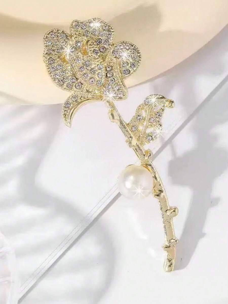 亮面玫瑰胸針，優雅奢華設計，適合作為節日禮物與家庭聚會禮物