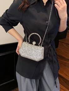 冷調銀色全滿鑽晚宴手拿包，珍珠鑲嵌鎖扣，編織金屬手柄，可拆卸細銀鏈，婚禮派對用斜跨小包 - 銀色 - 查看 8