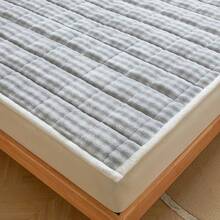 1pc Grey Quilted Mattress Protector, Soft Taffeta Dark Grey Mattress Cover, Minimalist Bedding, 4-Corner Elastic Strap Design, Also Suitable For Spring Mattress Use, Foldable Storage, Easy To Care, All-Season Use - Light Grey - View 5