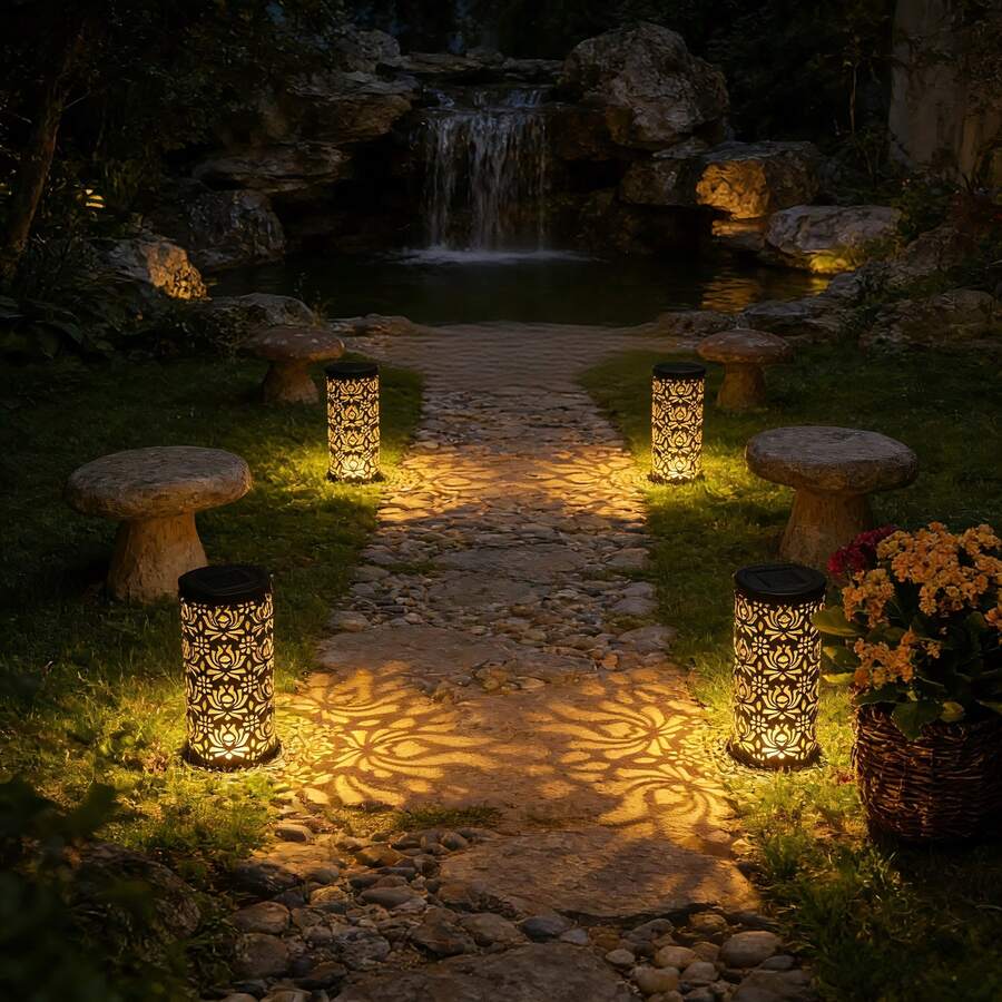 1 buah Lentera Surya Berongga Motif Bunga Vintage, Lampu Proyeksi Surya Portabel dengan Pegangan Logam, Lampu Gantung Dekorasi Meja Taman