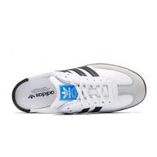 adidas Originals SAMBA OG sandal selop unisex yang stylish, serbaguna, dan nyaman dengan logo Trefoil dan desain blok warna. - Putih - View 6