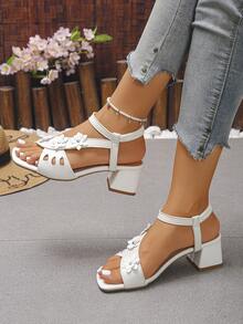 XfxfA Pair Of Women's Square Toe White Three-Dimensional Flower Thick Heeled Open Toed Sandals, Suitable For Beach Vacations/Weddings/Parties. - White - View 4