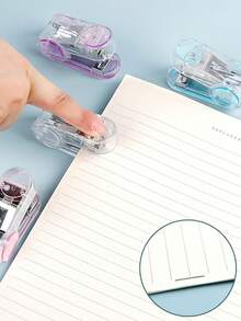 1 buah Stapler Mini Transparan, Mesin Penjilid Portabel Kecil Hemat Tenaga, Berisi 1000 Buah Staples 26/6, Cocok untuk Kertas Ujian, Buku Panduan, Pekerjaan Kantor, Penjilidan Kerajinan Tangan Portabel Saat Bepergian, Pengurutan Dokumen Kecil Sehari-hari - Penjepit - View 3