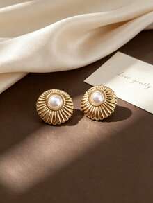 Y2K Vintage Minimalist Stainless Steel Women's Stud Earrings, High-Gloss Gold Base Flattering For Yellow Skin Tones, Fully Enclosed Pearl Inlay Resistant To Falling Off, Basic Accessory For School And Commute, Vintage Luxury Gift Box For Back To School, Suitable For Short Beach Trips, Campus, Workplace, Dates, Vintage Jazz Concerts, Elegant Niche Gift For Best Friend Or Girlfriend Who Prefers French Chic Style - Multicolor - View 4