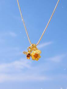 1pc Lucky Bee & Flower Letter Charm Necklace, Cute Bee & Flower Bracelet, English Name Letter Necklace - Gold - View 2