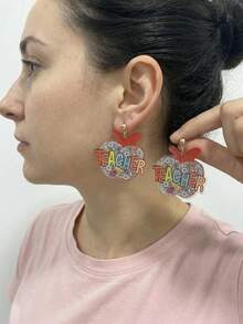 1 Par de Brincos Pingente em Formato de Maçã com Letra Acrílica TEACHER Impressa, Papelaria Fofa, para Mulheres, Meninas, Estudantes, Volta às Aulas ou Dia do Professor - Multicolorido - Visão 4