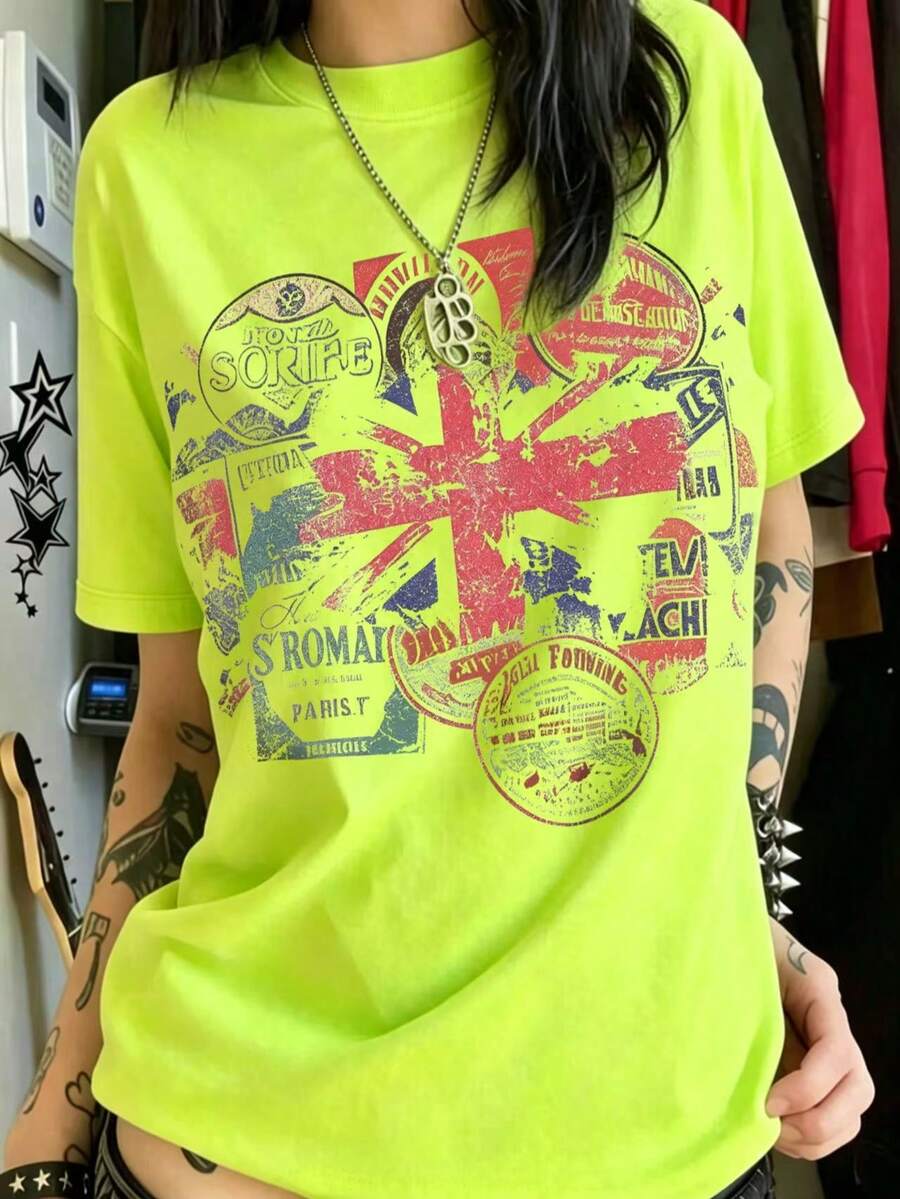 Vintage Union Jack Stamp Collage Oversized Tee, 100% Cotton Breathable, Street Style Casual Wear, Great Gift For Travel & Retro Fashion Lovers - 螢光綠 - 查看 1