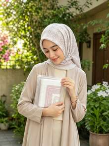 1 Stück Damen Neues 110cm Karomuster Mode Quadrat Schal, Leicht Atmungsaktiv Weich Bequem Vielseitig Kopftuch, Quadrat Schal, Voile Hijab, Blumen, Elegant Sonnenschutz Dekoratives Kopftuch, Bedruckter Hijab, Hochwertiger Muster Frische Weiche Feminine Atmosphäre Seidenschal, Multifunktionaler Quadrat Schal Taschendekoration Kleidung, Geeignet für tägliche Ausflüge, alle Jahreszeiten - Verschiedenfarbig - Übersicht 2
