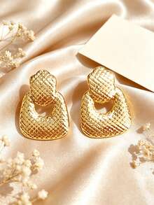Y2K Vintage Heavy-Duty Niche Aura Stainless Steel Women's Stud Earrings, High-Gloss Gold 3D Embossed Design, Photogenic Accessory To Elevate Your Entire Outfit, Retro Style Back-To-School Outfit Transformation, Luxury Gift Box For New Students, Urban Short-Trip Outing Styling, Suitable For Campus, Street Vintage Dates, Retro Disco Parties, Niche Gift For Best Friends Or Girlfriends Who Love Hong Kong Style Elegant Accessories - Multicolor - View 6