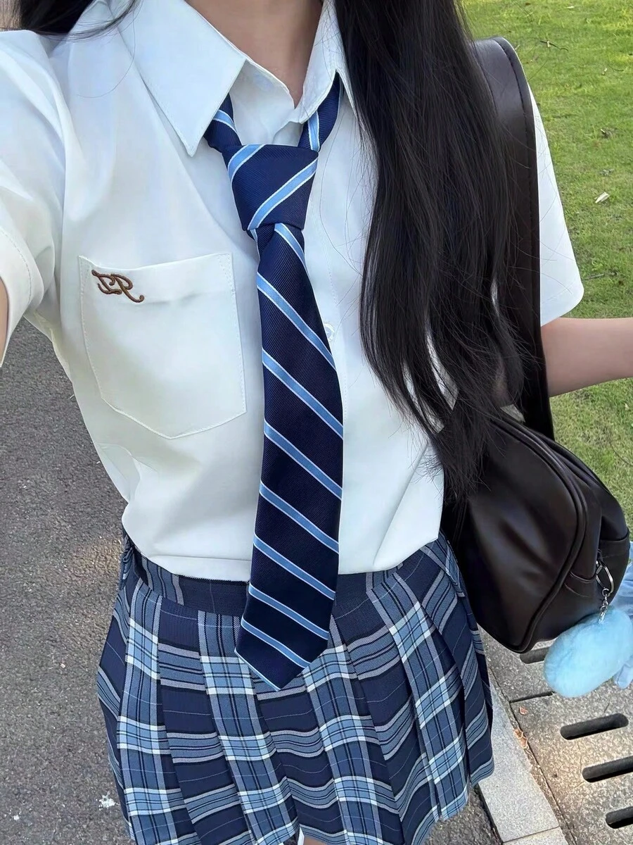 1件女款經典JK條紋領帶，手綁式學院風深藍色DK制服襯衫配件，日系基礎韓版日常配件，適合學生、青少年、Cosplay派對領帶配件、街拍及其他場合