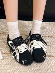 女款新款黑色麂皮休閒運動鞋，雙鞋帶設計，圓頭平底，四季日常穿著，大尺碼 - 黑色 - 查看 6