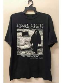 Crystal Castle Band T-Shirt - Gothic Album Cover bedrucktes T-Shirt mit Choke-Männchen-Muster und avantgardistischen Songtexten, weicher Rundhalsausschnitt, Unisex für Herren und Damen - Schwarz - Übersicht 2