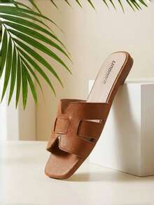 Women's Brown Cross Strap Flat Sandals, Flat Square Toe, Open Toe, Slip-On, Brown Spring/Summer New Style, Versatile, Brown Sandals, Women's Flat Square Toe Sandals, Casual, Summer, Open Toe Slippers, Slippers, Women's Slippers, Summer Slippers, Women's Sandals, Women's Summer Sandals - Brown - View 2