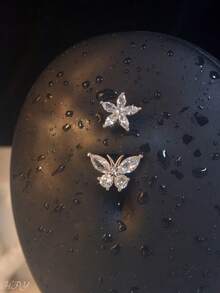 1件镀银弯杆肚脐环，花朵肚脐钉，金色肚脐环，医用不锈钢镶嵌闪亮锆石，蝴蝶造型，适合女性日常佩戴、节日礼物、约会和派对。 - 彩色 - 查看 2