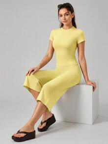 Sodalemon Women's Fitness Training Set, Round Neck Short Sleeve Yoga T-Shirt + Wide Leg Capri Pants, Solid Color Elastic Ankle-Length Pants, 2-Piece Set - Yellow - View 7