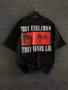 Fractyr 男士雙面印花寬鬆版型 T-shirt，「Their Eyes Young Man, They Never Lie」紅色眼睛圖案印花 Tee，復古街頭風休閒上衣，柔軟短袖圓領衫，適合都市風與電影迷 - 黑色 - 查看 5
