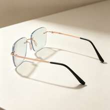 1 par de gafas de lente lisa exquisitas y encantadoras de moda para mujer, adecuadas para fiestas, viajes, festivales de música electrónica, estilo deportivo, conducir, atuendos de vacaciones, accesorio de moda encantador - Gris transparente que cambia de color - Ver 2