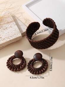 2pcs Deep Brown Vintage Woven Jewelry Set, 1 Pair Natural Wood Hollow Round Hoop Earrings, 1 Wide Woven Open Cuff Bracelet, Maillard Bohemian Vacation Matching Hand & Ear Accessories, Suitable For Beach Vacation, Autumn/Winter Maillard Outfit, Spring/Summer Picnic & Camping, Ancient Town Vintage Travel Photography, Daily Commute & Work - Coffee Brown - View 3