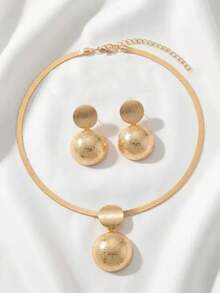 2pcs/Set Women's Jewelry Set, Spring/Summer Metal Style Necklace & Stud Earrings Combination Set, Fashion Geometric Brushed Round Disc Matte Texture Large Ball Pendant Matching Earrings, Daily Wear Party Styling Accent, Holiday Gift For Girlfriend/Best Friend - Yellow Gold - View 4
