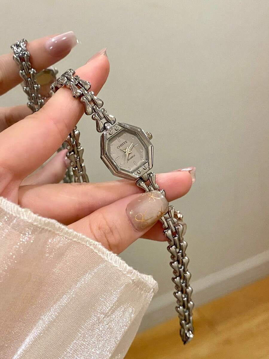 This Elegant And Compact Women's Quartz Watch Is Suitable For Daily Wear, And Also Makes A Great Birthday, Graduation, New Year Or Party Gift. - Silver - View 1