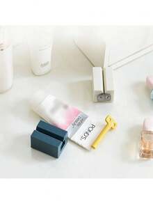 Dispenser Pasta Gigi Roller dengan Pegangan Anti Selip Buram, Dispenser Tabung ABS yang Dipasang di Dinding, Dispenser Pasta Gigi Roller Manual, Cocok untuk Pasta Gigi, Pembersih Wajah, Kosmetik, Krim Wajah, Aksesoris Kamar Mandi, Tersedia Warna Pink, Putih, Biru Muda - Berbagai gaya - View 8