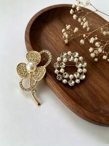 Clover Pearl Full Rhinestone Brooch + Round Pearl Rhinestone Pair Pins, Warm Gold Luxury Shirt Suit Anti-Exposure Small Accessory - Multicolor - View 5