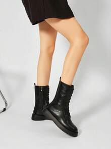 Sepatu Bot Wanita Bertali dengan Resleting Samping, Sol Tebal, Sepatu Bot Motor, Sepatu Bot Datar Setengah Betis - Hitam - View 3