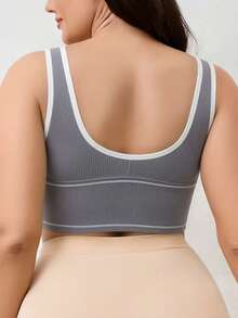 EssElegance Women's Plus Size Yoga Workout Sports Bra Medium-High Impact Shockproof Wireless Padded Seamless Racerback Non-Slip Running Top - Light Grey - View 4